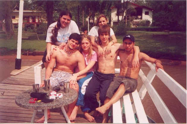 chikos.bmp (787350 bytes)